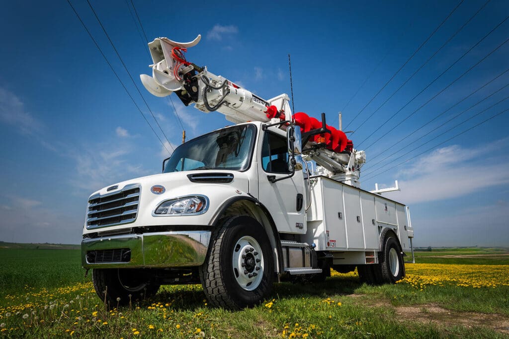 Digger Derricks Utility Trucks