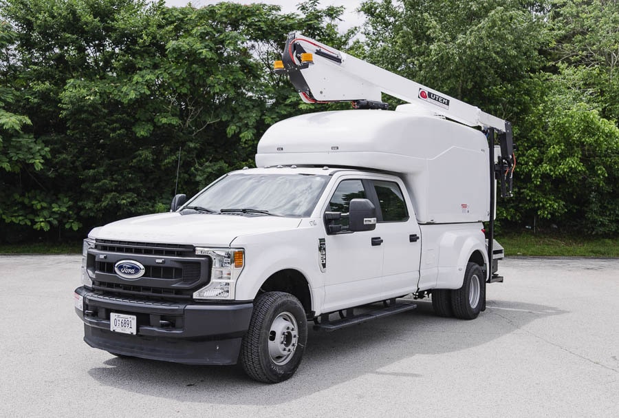bucket truck-min