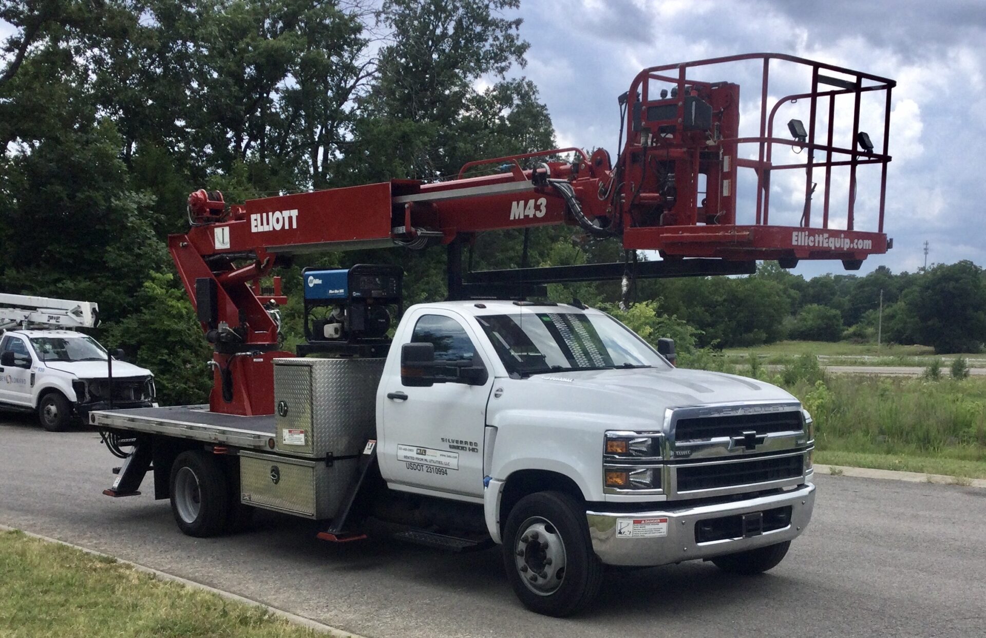 Bucket Truck Repair and Maintenance Tips: Extend The Lifespan