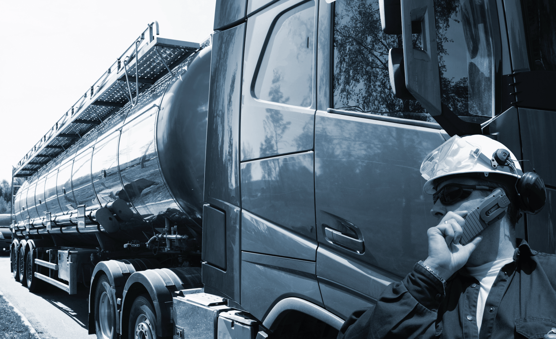 Why You Should Consider Renting Work Trucks For Your Company